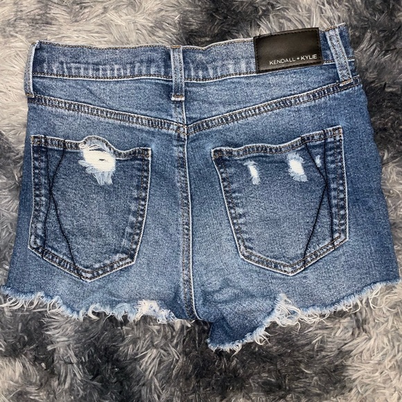 Kendall+kylie Jean shorts - Picture 6 of 7